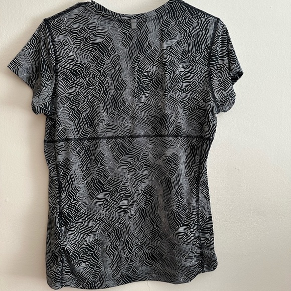 Nike Women's Short Sleeve Black and White Tee - Picture 5 of 5